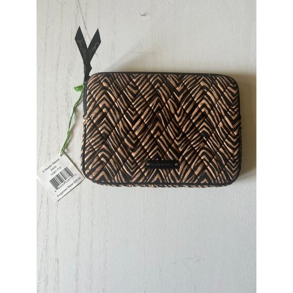 Vera Bradley E-Reader Sleeve In “zebra”….New With Tag Retail $28.00 - Picture 1 of 1